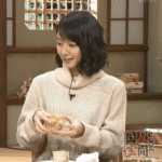 【悲報】吉岡里帆さんのシュークリームの食べ方…